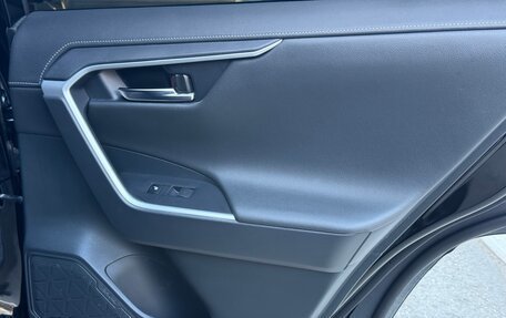 Toyota RAV4, 2022 год, 4 300 000 рублей, 14 фотография