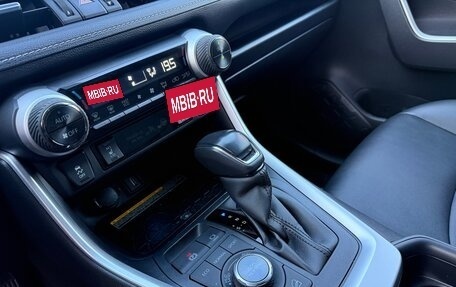 Toyota RAV4, 2022 год, 4 300 000 рублей, 21 фотография