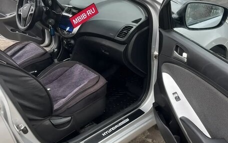 Hyundai Solaris II рестайлинг, 2013 год, 850 000 рублей, 2 фотография