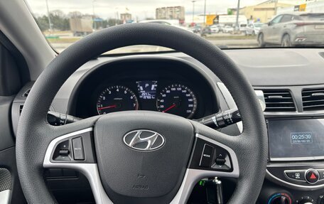 Hyundai Solaris II рестайлинг, 2011 год, 800 000 рублей, 12 фотография