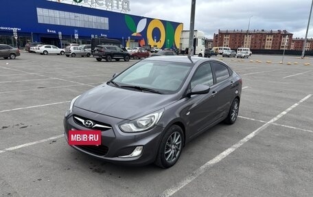 Hyundai Solaris II рестайлинг, 2011 год, 800 000 рублей, 2 фотография