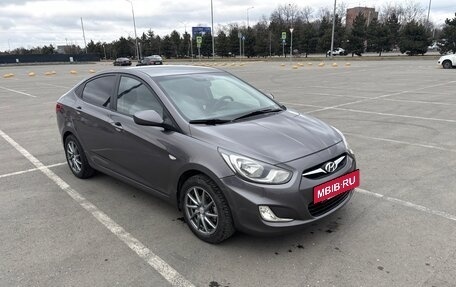 Hyundai Solaris II рестайлинг, 2011 год, 800 000 рублей, 8 фотография