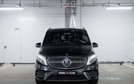 Mercedes-Benz V-Класс, 2019 год, 5 990 000 рублей, 2 фотография