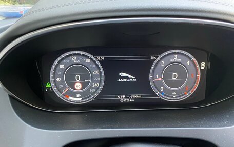 Jaguar E-Pace, 2018 год, 4 100 000 рублей, 12 фотография