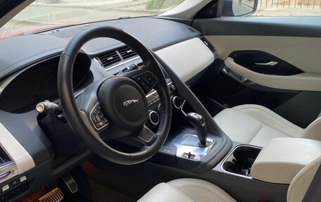 Jaguar E-Pace, 2018 год, 4 100 000 рублей, 15 фотография