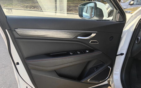 Geely Tugella FY11, 2022 год, 2 700 000 рублей, 4 фотография