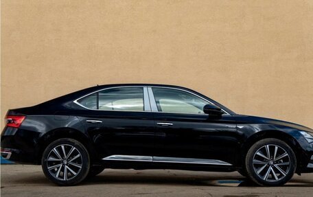 Skoda Superb III рестайлинг, 2025 год, 2 995 000 рублей, 4 фотография