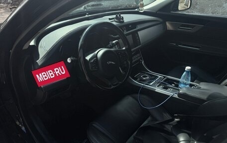 Jaguar XF II, 2017 год, 1 860 000 рублей, 9 фотография