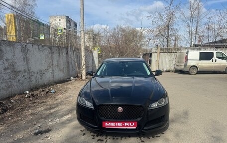 Jaguar XF II, 2017 год, 1 860 000 рублей, 15 фотография