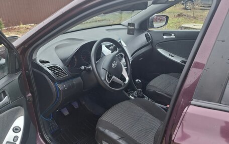 Hyundai Solaris II рестайлинг, 2012 год, 550 000 рублей, 5 фотография