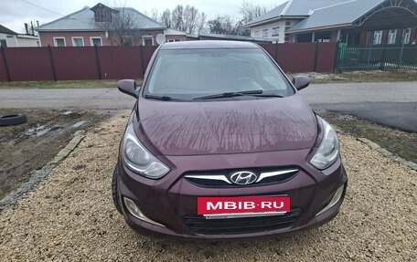 Hyundai Solaris II рестайлинг, 2012 год, 550 000 рублей, 3 фотография