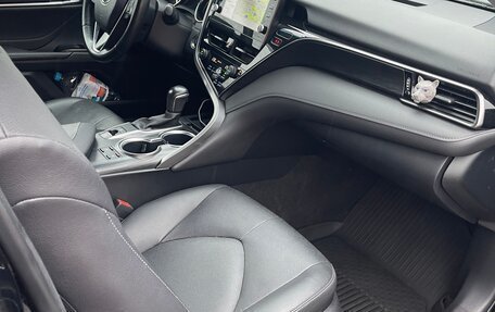 Toyota Camry, 2021 год, 3 300 000 рублей, 9 фотография