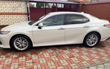 Toyota Camry, 2018 год, 2 650 000 рублей, 2 фотография