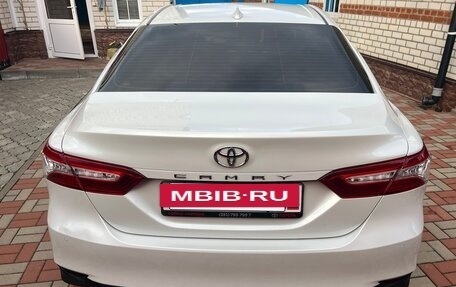 Toyota Camry, 2018 год, 2 650 000 рублей, 4 фотография