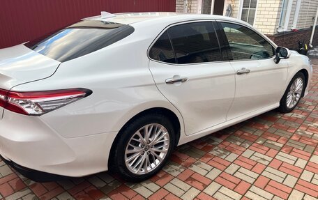 Toyota Camry, 2018 год, 2 650 000 рублей, 5 фотография