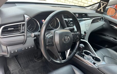 Toyota Camry, 2018 год, 2 650 000 рублей, 14 фотография