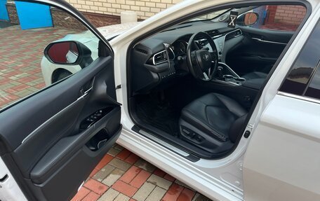 Toyota Camry, 2018 год, 2 650 000 рублей, 13 фотография