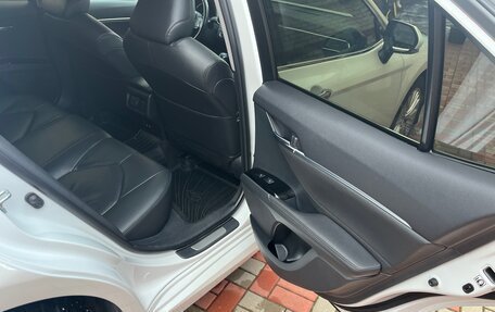 Toyota Camry, 2018 год, 2 650 000 рублей, 16 фотография