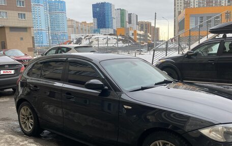 BMW 1 серия, 2006 год, 800 000 рублей, 10 фотография