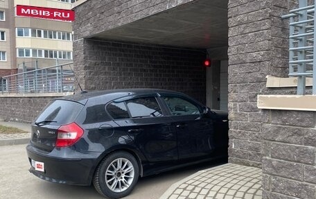 BMW 1 серия, 2006 год, 800 000 рублей, 5 фотография