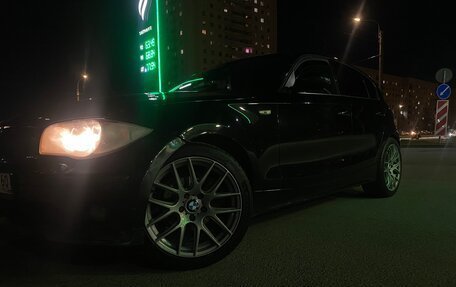 BMW 1 серия, 2006 год, 800 000 рублей, 24 фотография