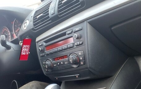 BMW 1 серия, 2006 год, 800 000 рублей, 21 фотография