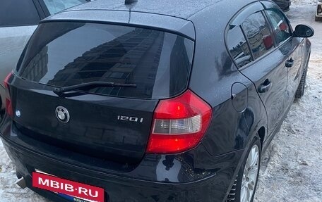 BMW 1 серия, 2006 год, 800 000 рублей, 18 фотография