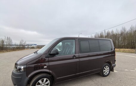 Volkswagen Caravelle T5, 2013 год, 1 650 000 рублей, 2 фотография
