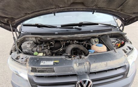 Volkswagen Caravelle T5, 2013 год, 1 650 000 рублей, 26 фотография