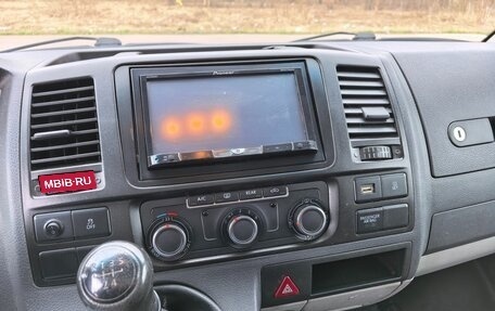 Volkswagen Caravelle T5, 2013 год, 1 650 000 рублей, 16 фотография