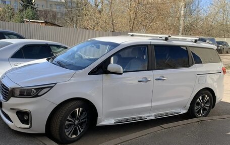 KIA Carnival III, 2018 год, 3 250 000 рублей, 2 фотография