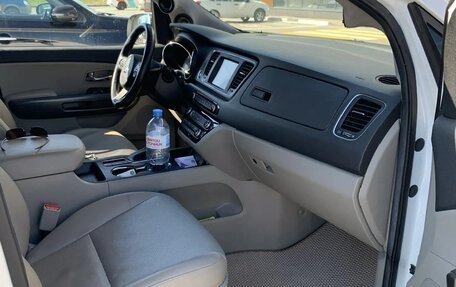 KIA Carnival III, 2018 год, 3 250 000 рублей, 3 фотография