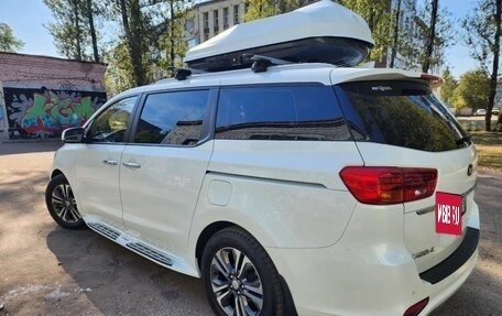 KIA Carnival III, 2018 год, 3 250 000 рублей, 6 фотография