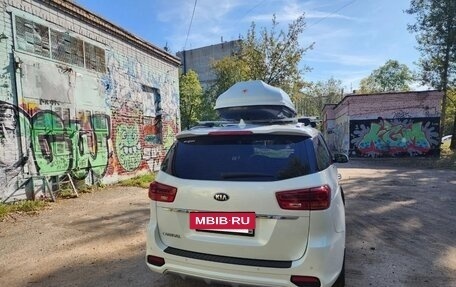 KIA Carnival III, 2018 год, 3 250 000 рублей, 12 фотография