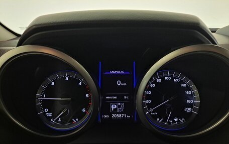 Toyota Land Cruiser Prado 150 рестайлинг 2, 2015 год, 3 630 000 рублей, 13 фотография