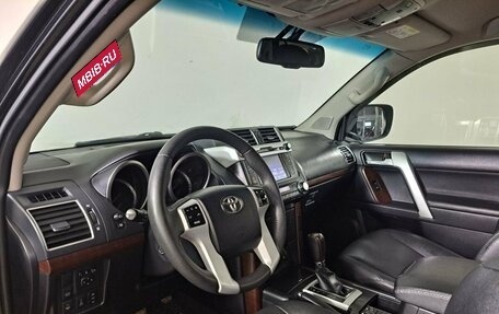 Toyota Land Cruiser Prado 150 рестайлинг 2, 2015 год, 3 630 000 рублей, 16 фотография
