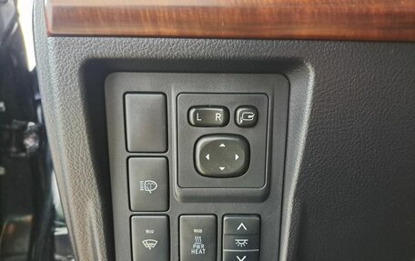 Toyota Land Cruiser Prado 150 рестайлинг 2, 2015 год, 3 630 000 рублей, 21 фотография