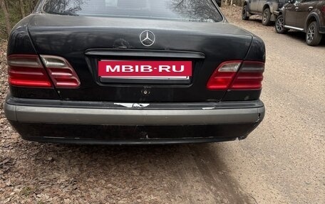 Mercedes-Benz E-Класс, 2001 год, 380 000 рублей, 3 фотография