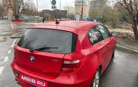BMW 1 серия, 2008 год, 900 000 рублей, 33 фотография