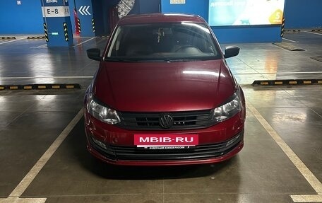 Volkswagen Polo VI (EU Market), 2018 год, 1 240 000 рублей, 2 фотография
