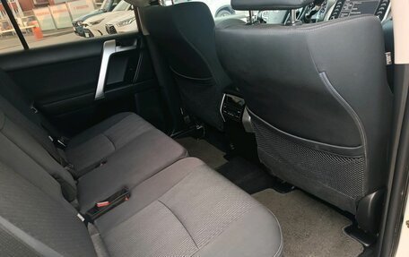 Toyota Land Cruiser Prado 150 рестайлинг 2, 2022 год, 7 350 000 рублей, 13 фотография