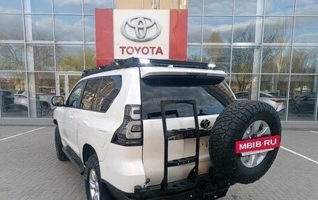 Toyota Land Cruiser Prado 150 рестайлинг 2, 2022 год, 7 350 000 рублей, 7 фотография