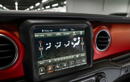 Jeep Gladiator, 2021 год, 6 700 000 рублей, 24 фотография