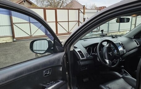 Mitsubishi Outlander III рестайлинг 3, 2010 год, 1 150 000 рублей, 14 фотография