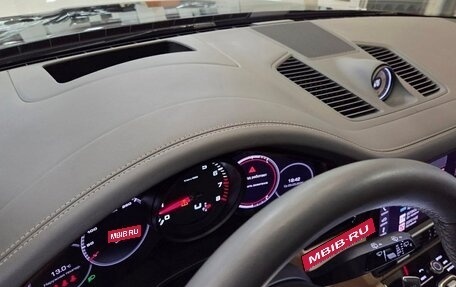 Porsche Cayenne III, 2021 год, 9 990 000 рублей, 14 фотография