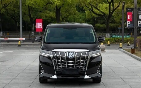 Toyota Alphard, 2024 год, 7 550 000 рублей, 2 фотография