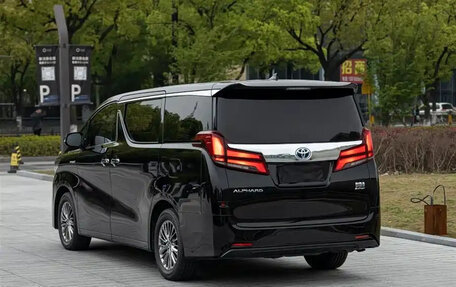 Toyota Alphard, 2024 год, 7 550 000 рублей, 6 фотография