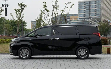 Toyota Alphard, 2024 год, 7 550 000 рублей, 7 фотография