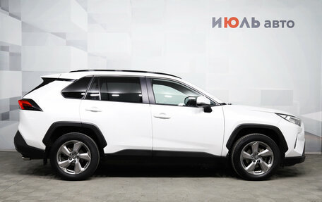 Toyota RAV4, 2020 год, 3 600 000 рублей, 8 фотография