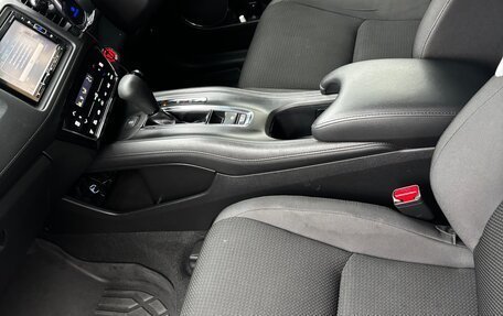 Honda Vezel, 2018 год, 1 999 999 рублей, 13 фотография